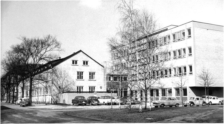Historisches Foto - Ehemaliges Gebäude in der Engesserstraße auf dem Gelände der Universität Karlsruhe
